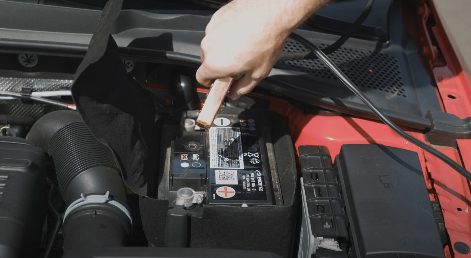 Professional towing service helping with car battery issues in Cuyahoga Falls